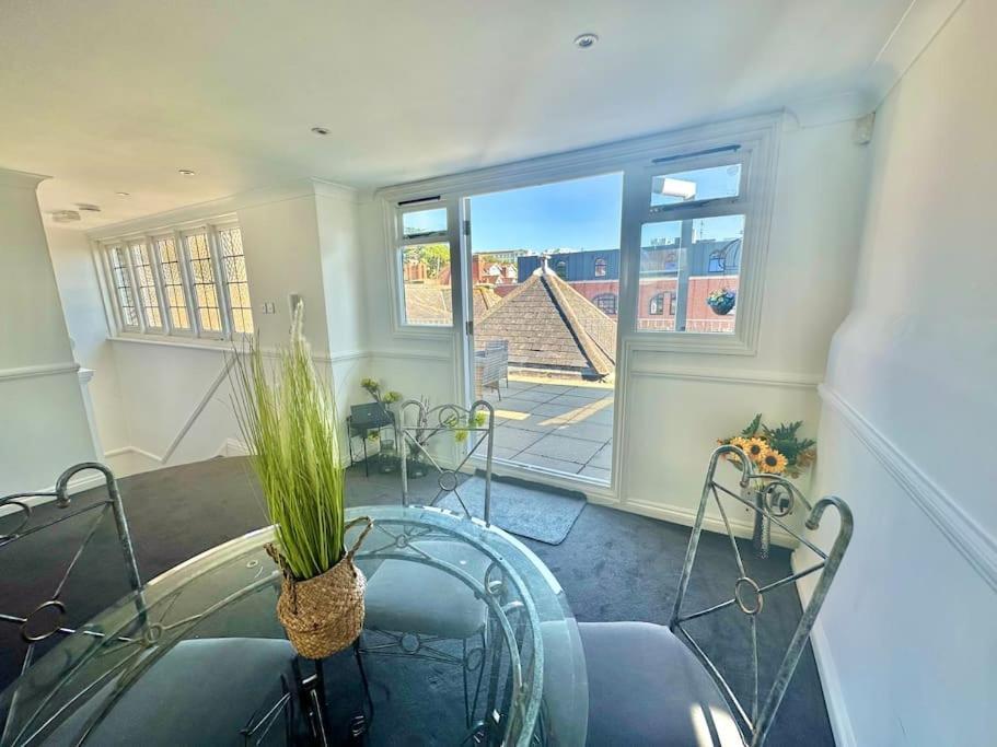 Roof Terrace Two Bedroom - Walk To Апартаменты *
