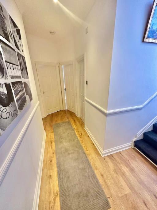 Апартаменты Roof Terrace Two Bedroom - Walk To