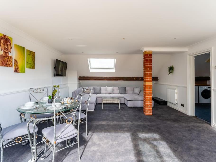Апартаменты Roof Terrace Two Bedroom - Walk To Борнмут